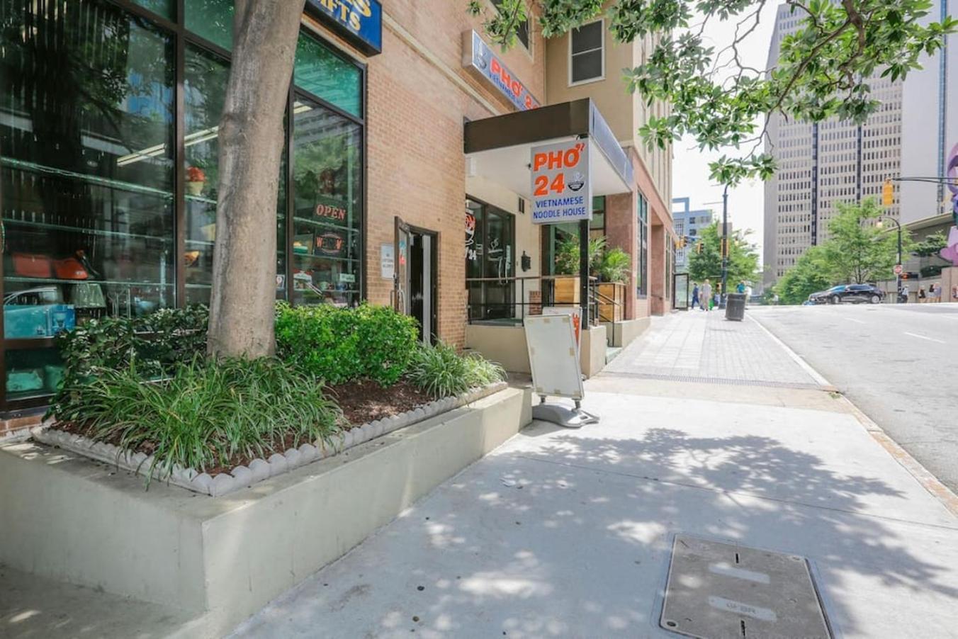Modern Twist In A Historic Building, Sleeps 6 Holiday home Atlanta